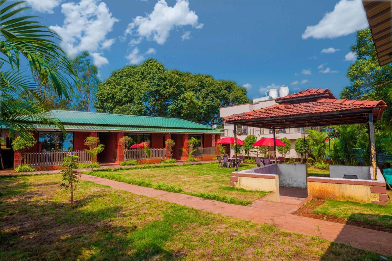 The Oak Woods Hotell Mahābaleshwar Exteriör bild