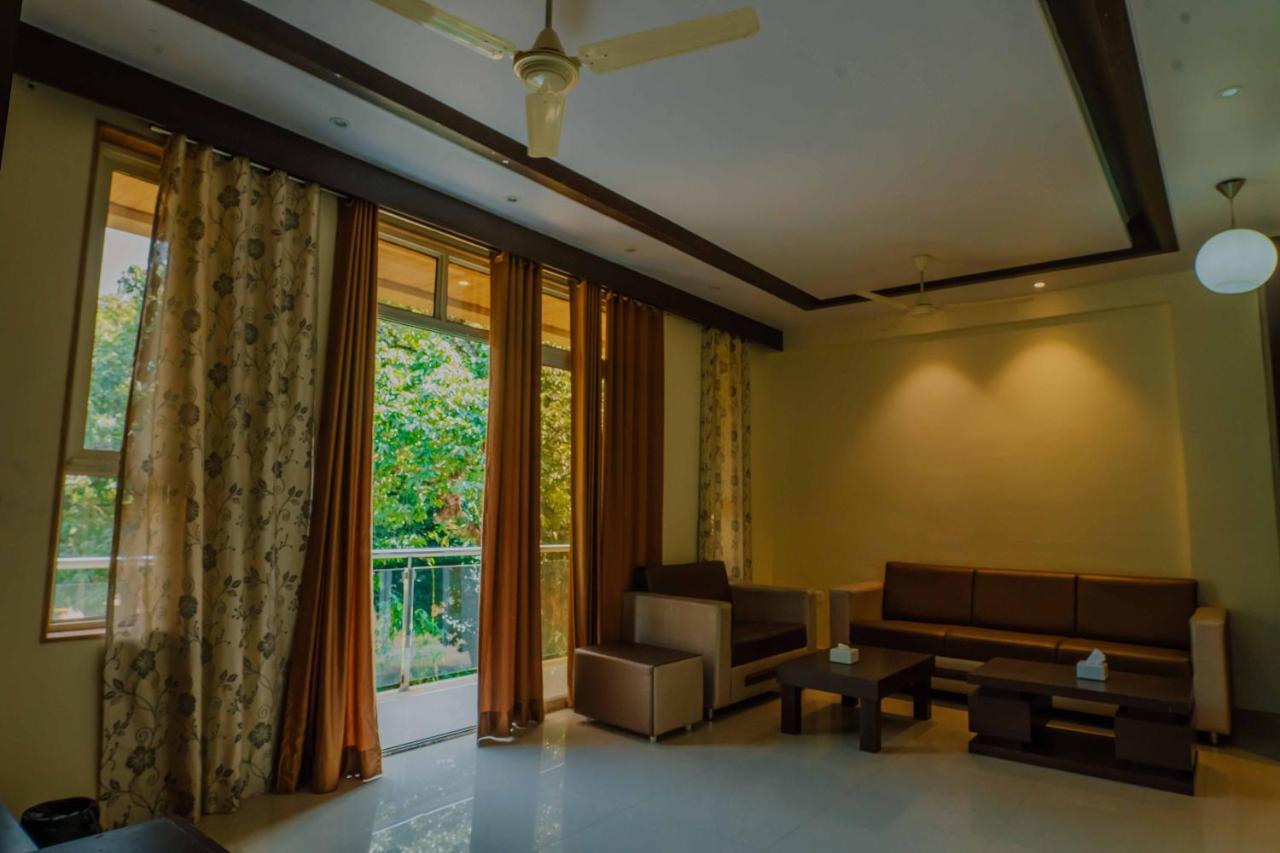 The Oak Woods Hotell Mahābaleshwar Exteriör bild