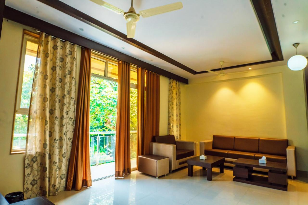 The Oak Woods Hotell Mahābaleshwar Exteriör bild